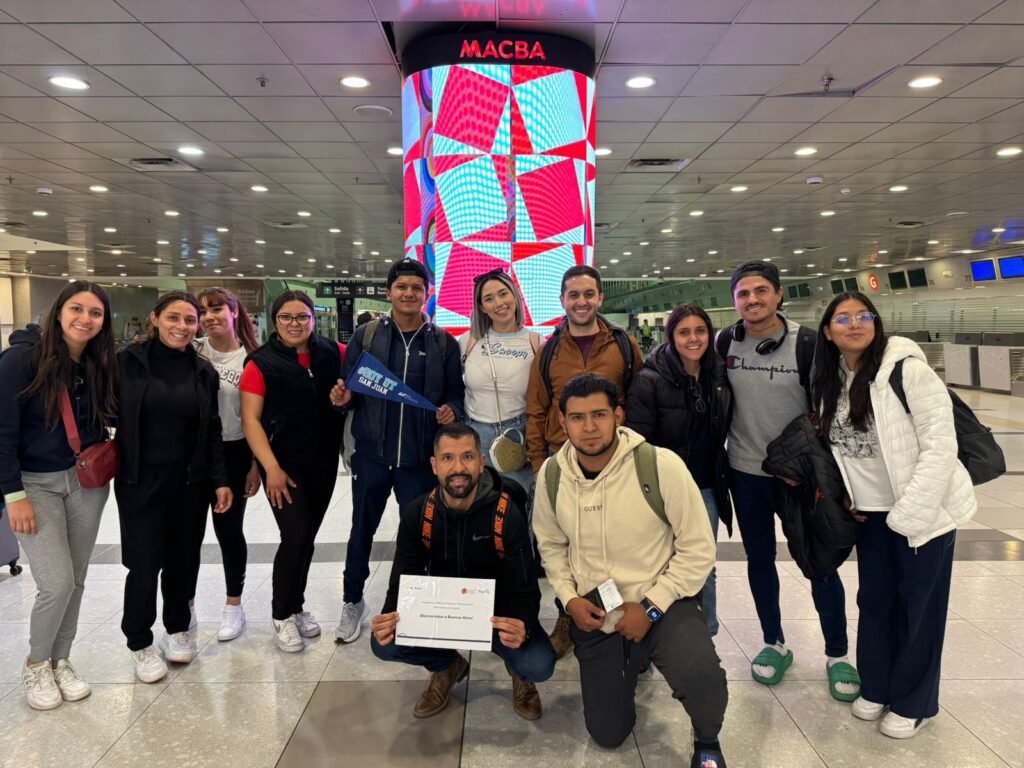 Recepción de estudiantes de la primera cohorte del programa 2025